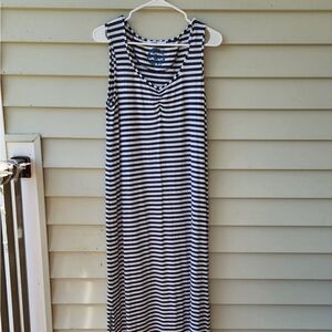 Myrine maxi dress v neck size xl
